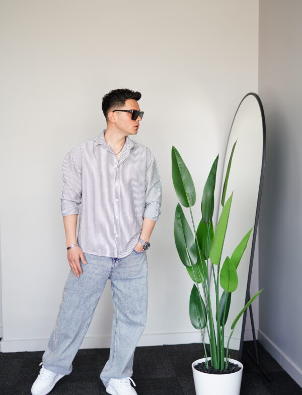 Siyah Beyaz Çizgili Gömlek