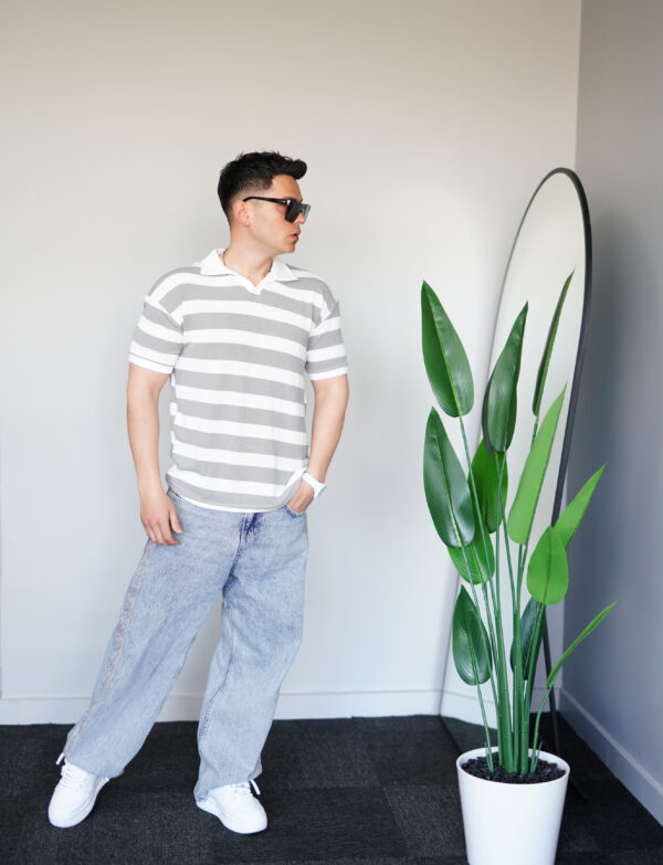 Gri Beyaz Çizgili Polo Yaka Tişört