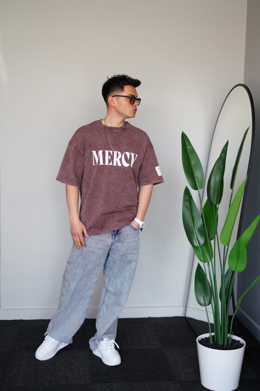 Oversize Kahverengi Yıkamalı Mercy baskılı Tşört