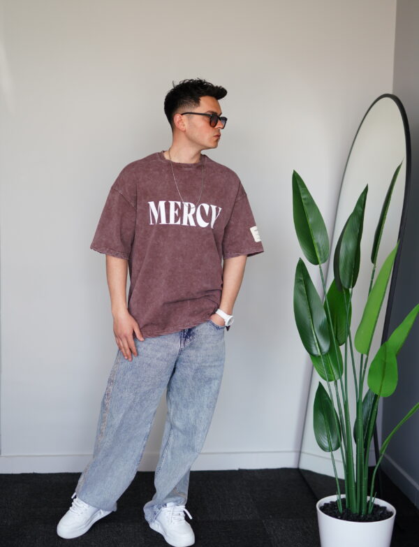 Oversize Kahverengi Yıkamalı Mercy baskılı Tşört