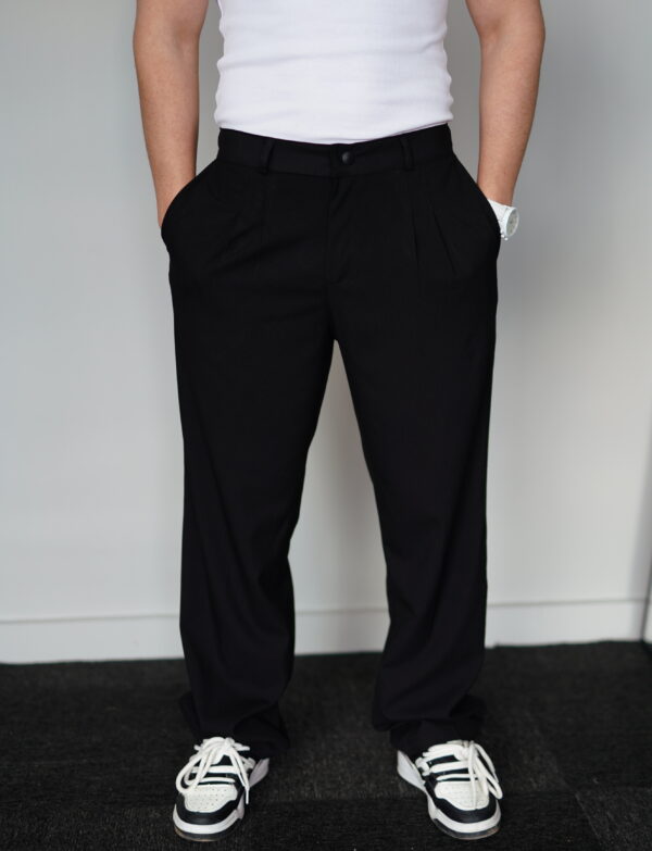 Bol Kalıp Siyah Kumaş Pantolon